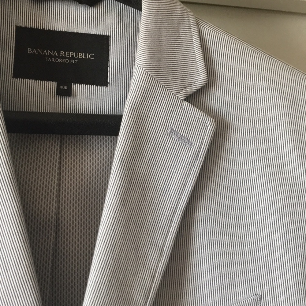 Banana Republic Tailored Fit Seersucker Blazer - Picture 6 of 8